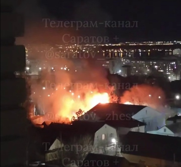 Вечером на Большой Горной полыхал гараж с «Приорой» внутри